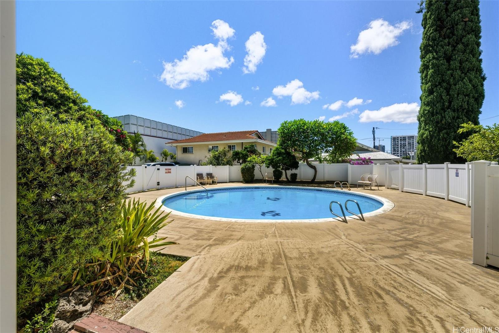 Holiday Parkway condo # 807, Honolulu, Hawaii - photo 13 of 15