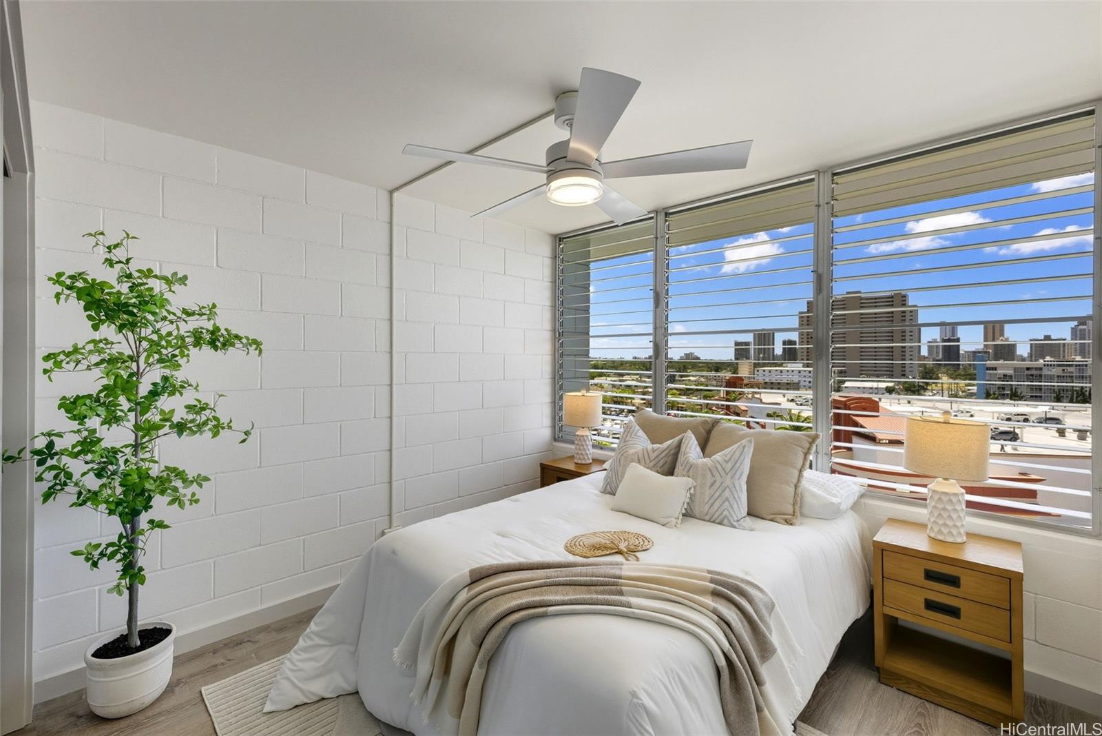 Holiday Parkway condo # 807, Honolulu, Hawaii - photo 10 of 15