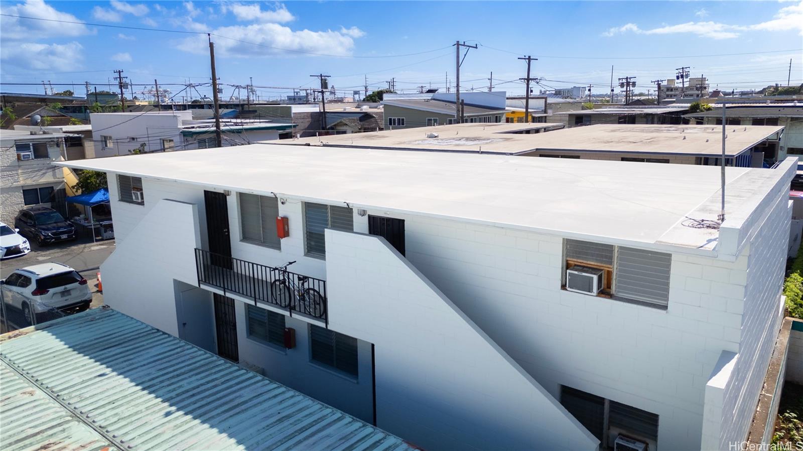 910 Kopke St Honolulu - Multi-family - photo 2 of 9