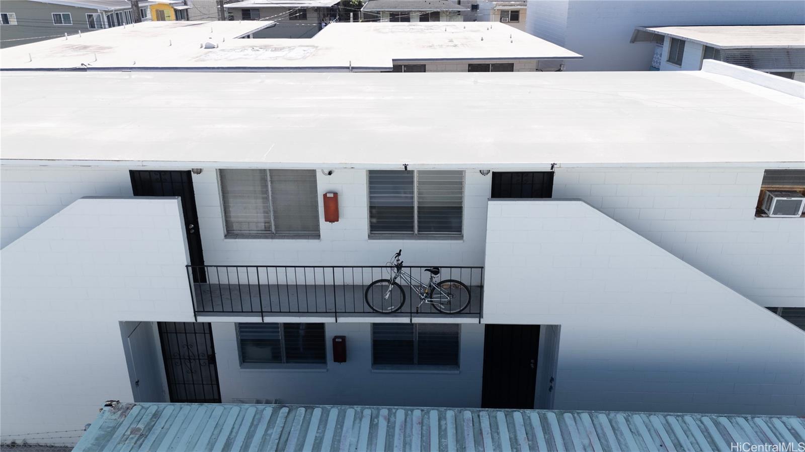 910 Kopke St Honolulu - Multi-family - photo 3 of 9