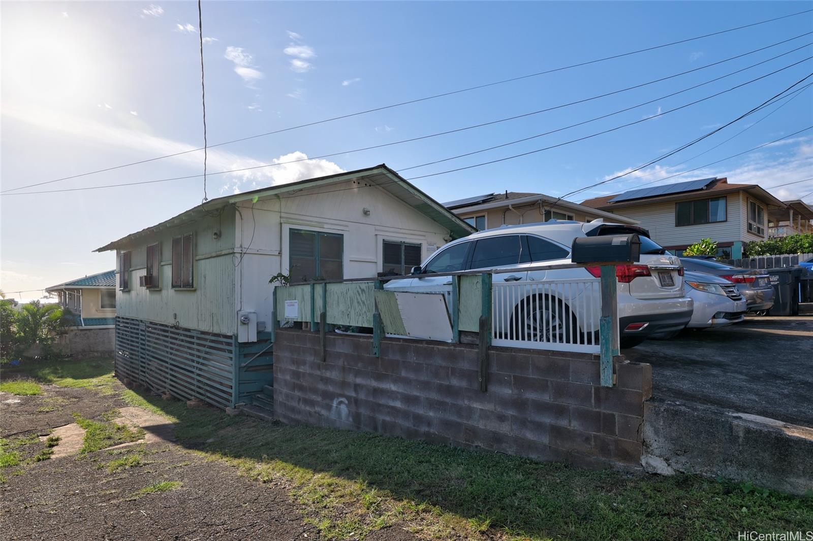 911  Luka Street Kamehameha Heights, Honolulu home - photo 4 of 14