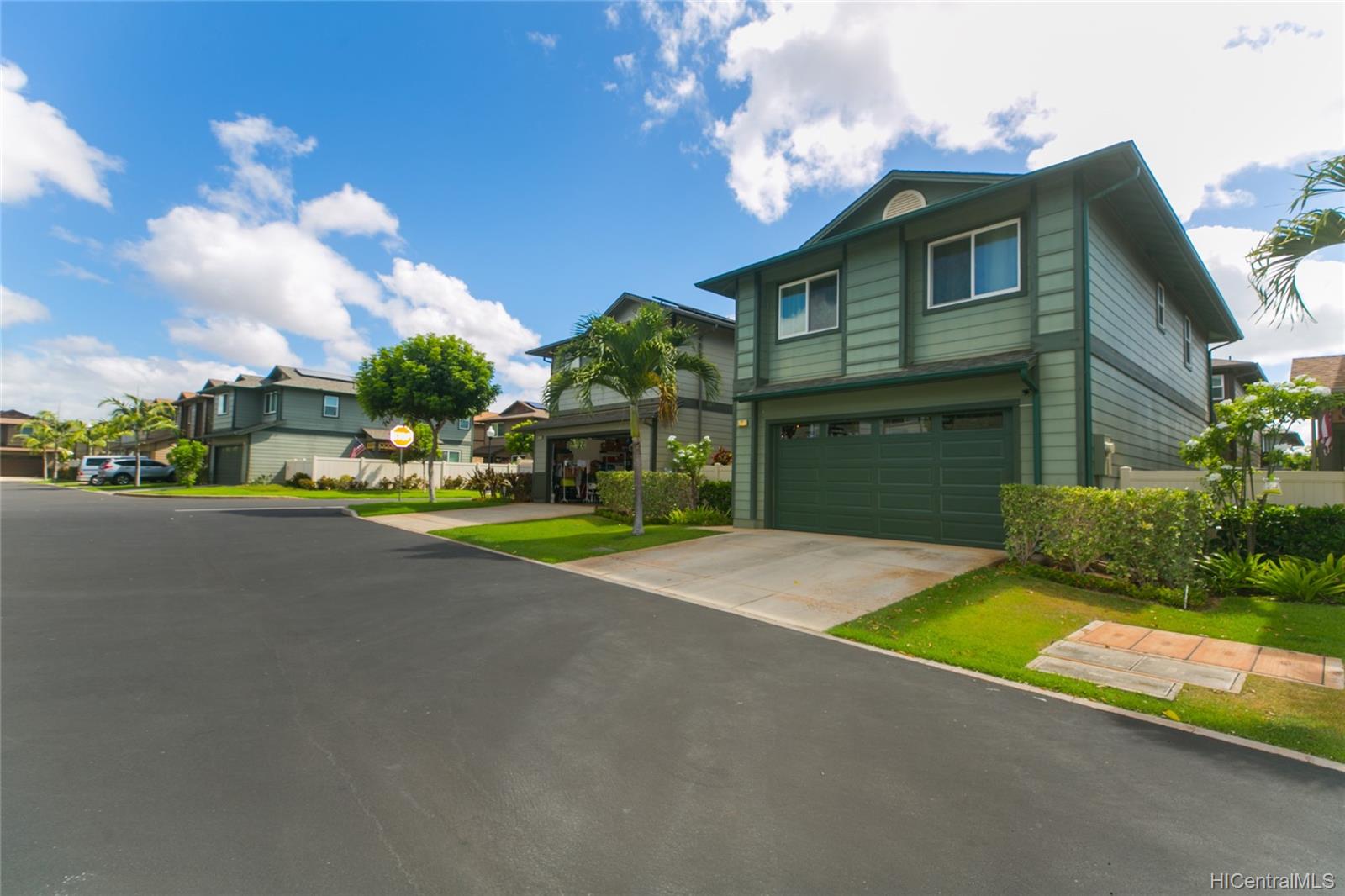 911001 Keaunui Drive 316, Ewa Beach, Hi 96706 Ewa Gen Laulanitrades