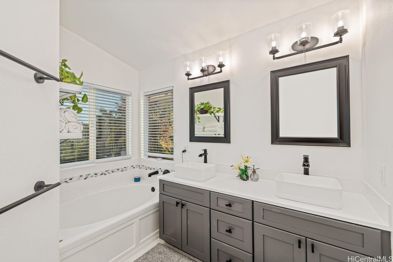 91-1002  Kaiapele Street Ocean Pointe, Ewaplain home - photo 23 of 25