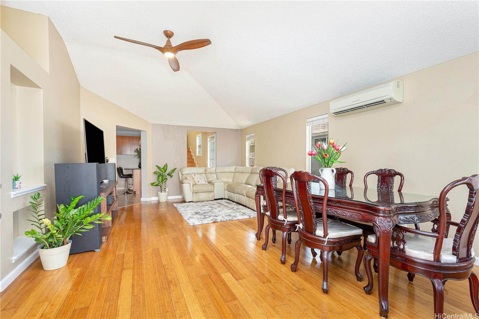 91-1011  Hiluhilu Street Kapolei, Ewaplain home - photo 2 of 23