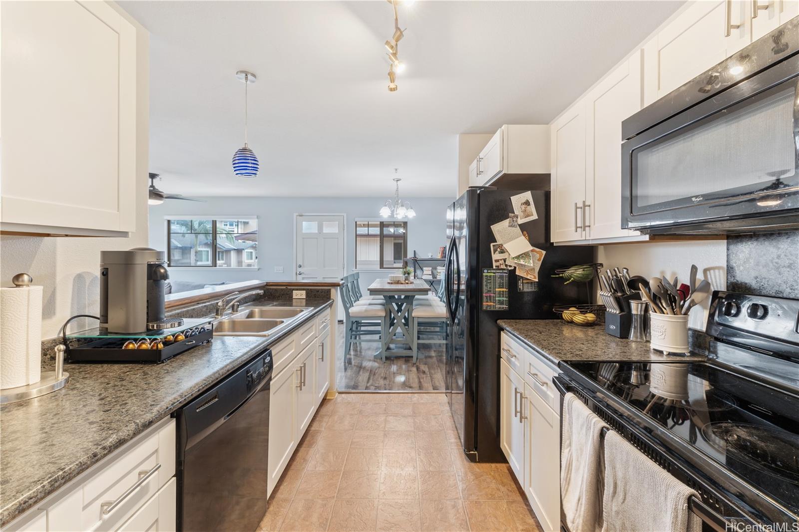 91-1015 Kamaaha Ave townhouse # 208, Kapolei, Hawaii - photo 5 of 22