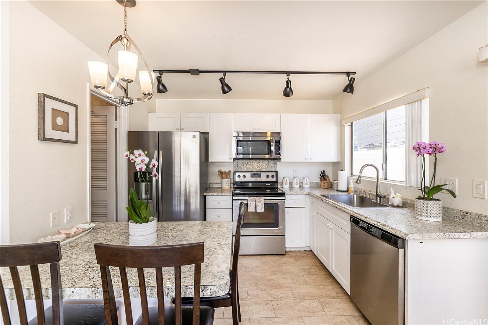 91-1018  Laulauna Street Ewa Gen Lombard Way, Ewaplain home - photo 2 of 23