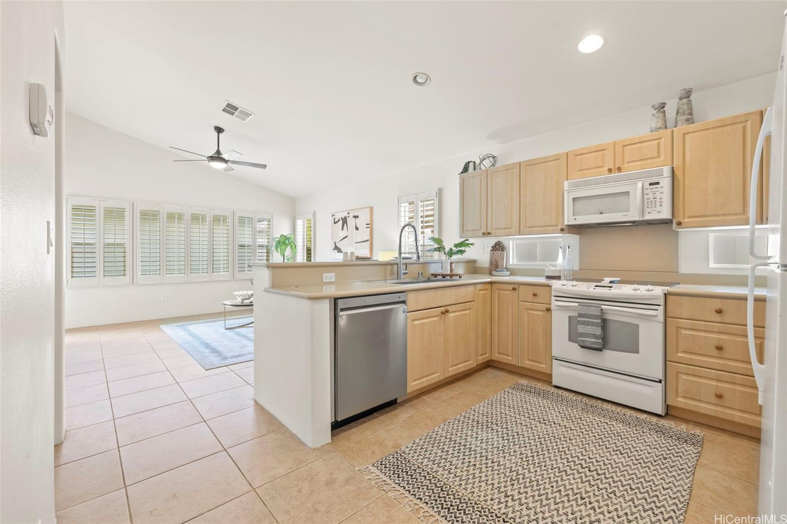 91-1023  Kai Weke Street Ocean Pointe, Ewaplain home - photo 9 of 23