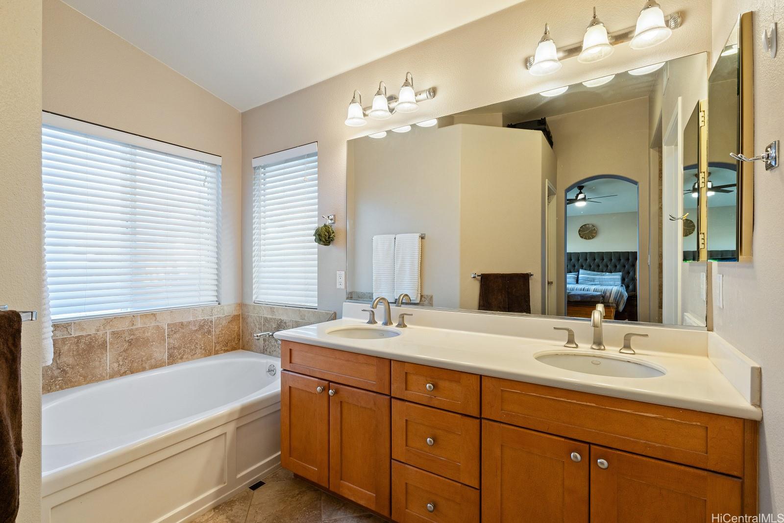 91-1028  Kai Uhu Street Ocean Pointe, Ewaplain home - photo 20 of 25