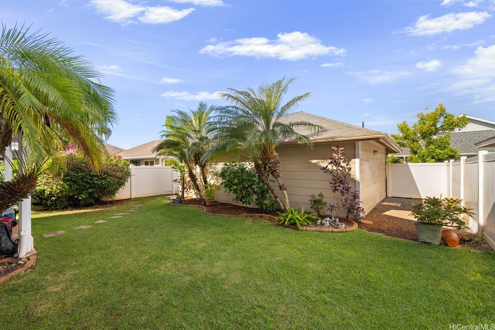 91-1028  Kai Uhu Street Ocean Pointe, Ewaplain home - photo 24 of 25