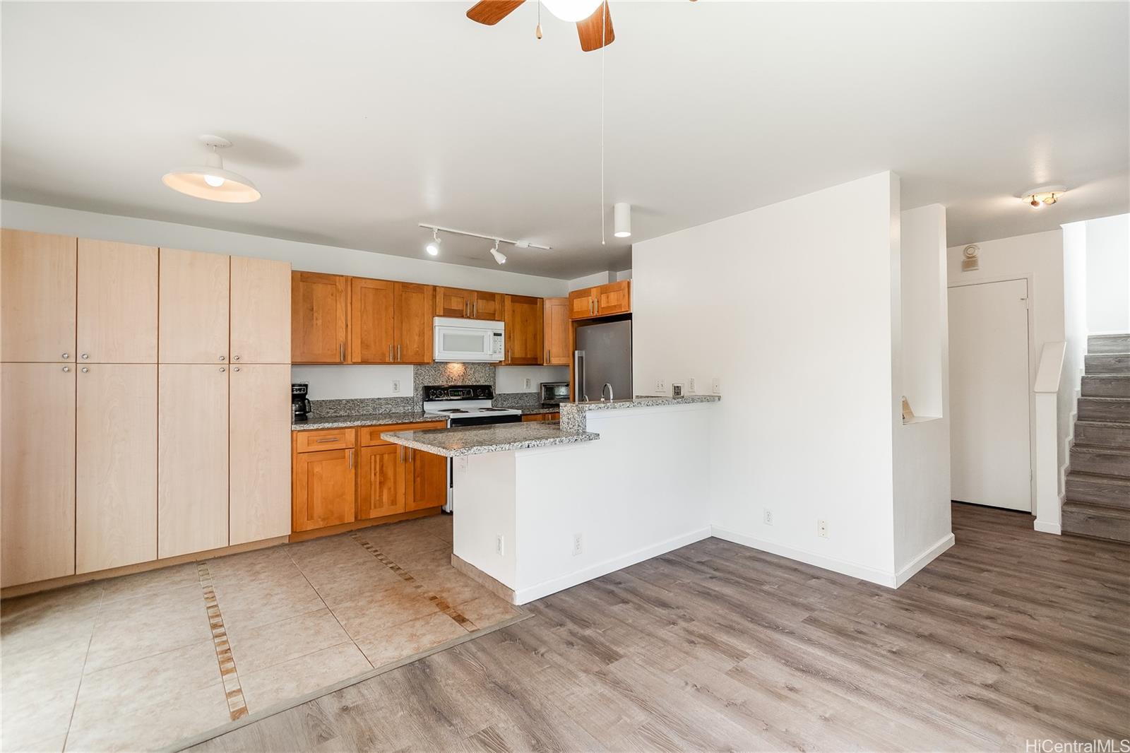 Avalon 3 condo # 9A, Ewa Beach, Hawaii - photo 4 of 14