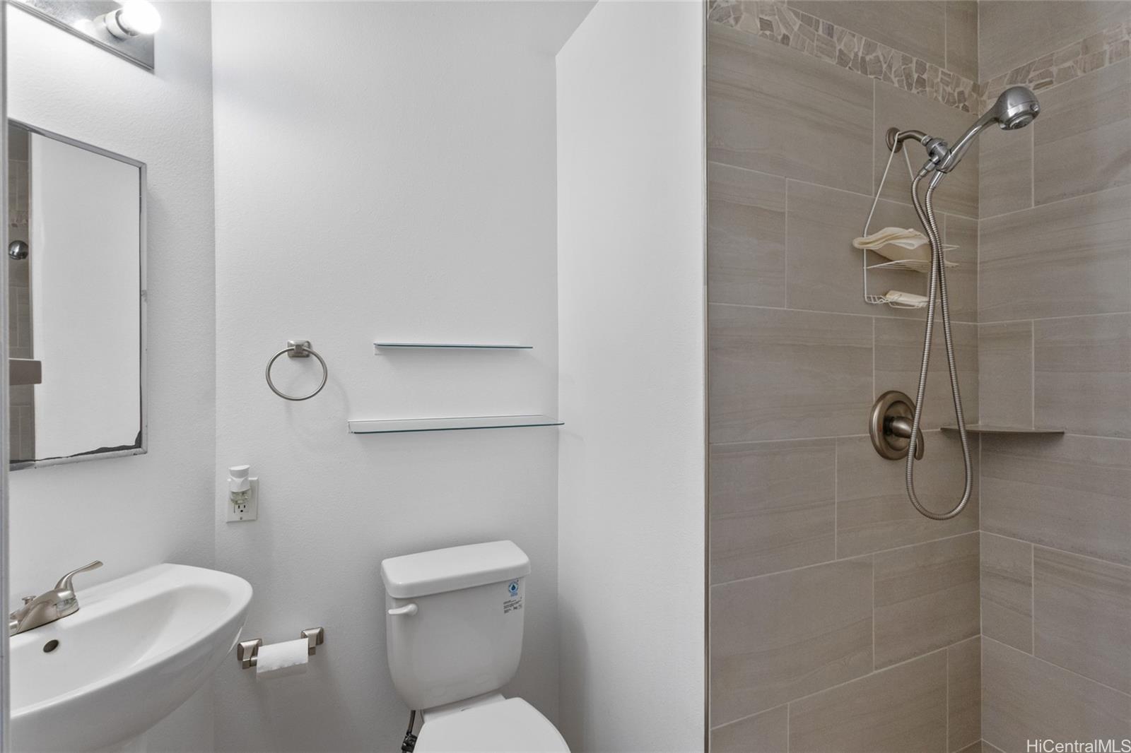 Avalon 3 condo # 9A, Ewa Beach, Hawaii - photo 7 of 14