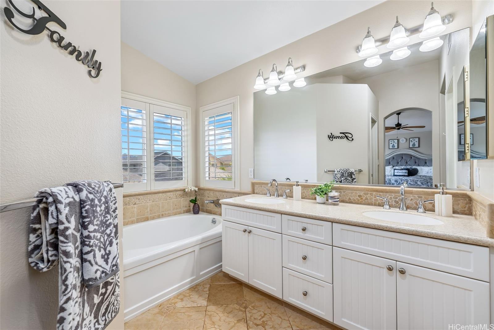 91-1030  Kai Uhu Street Ocean Pointe, Ewaplain home - photo 12 of 25