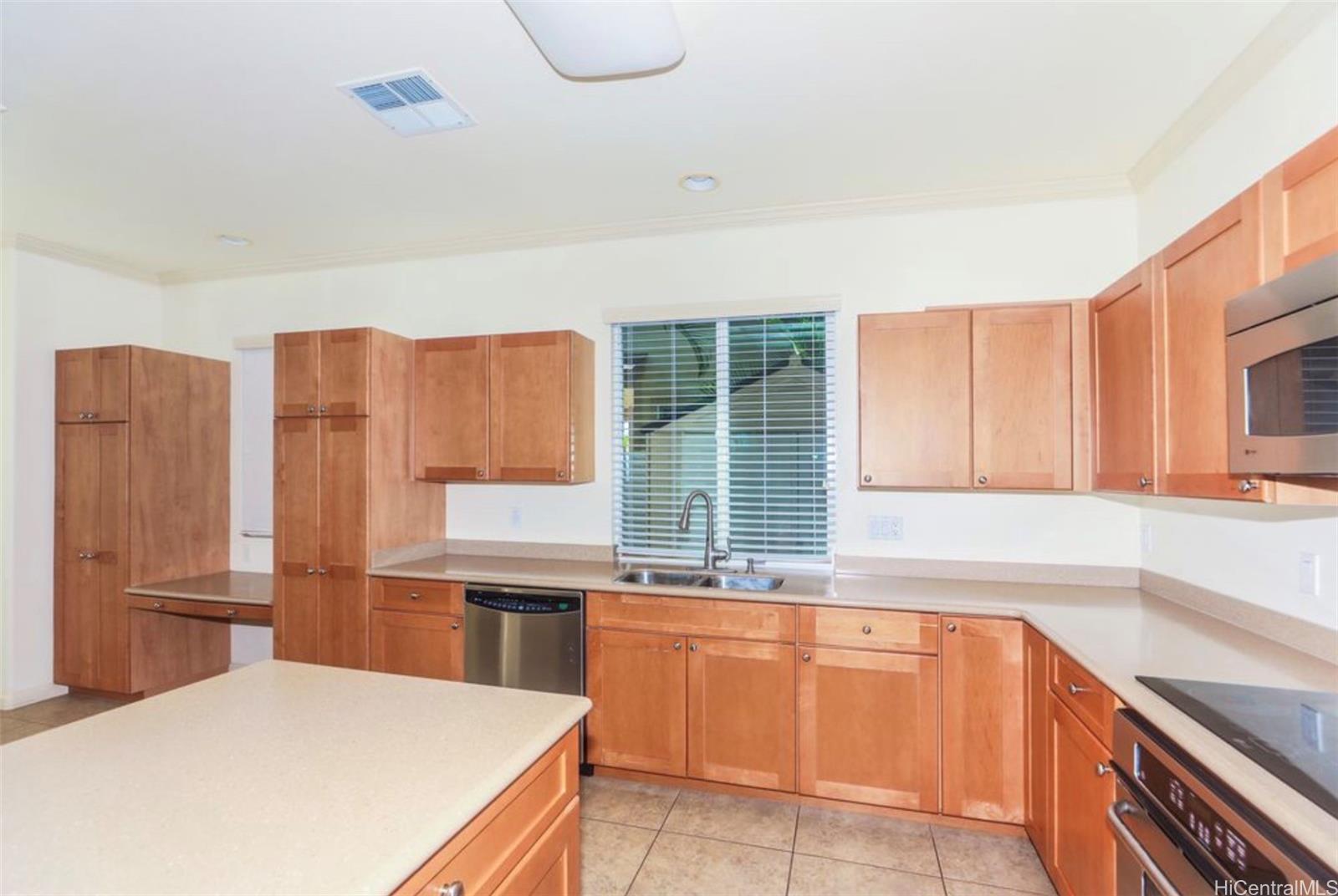 91-1031  Kai Weke Street Ocean Pointe, Ewaplain home - photo 5 of 23