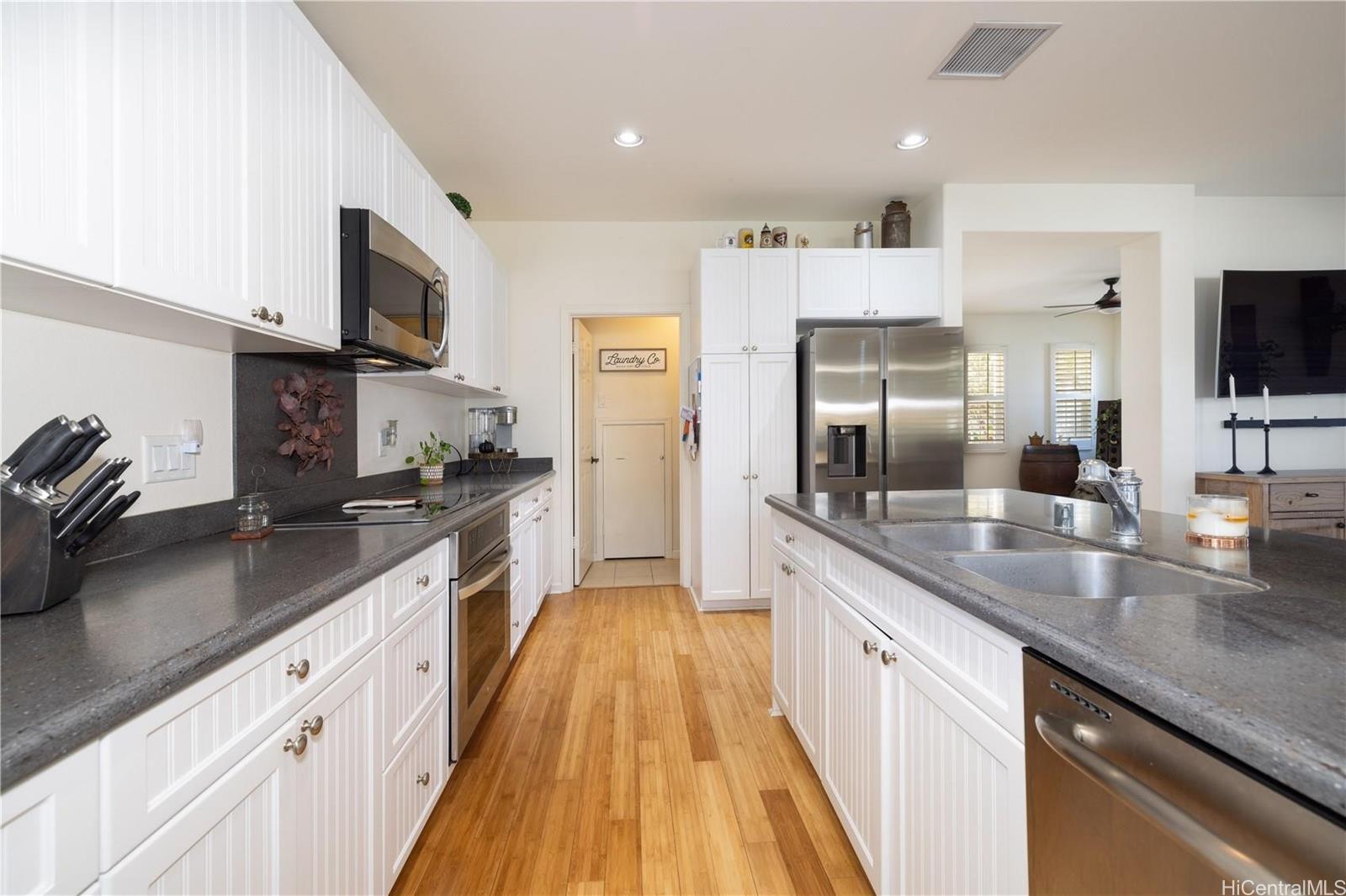 91-1033  Kaiamalo St Hoakalei-ka Makana, Ewaplain home - photo 7 of 20