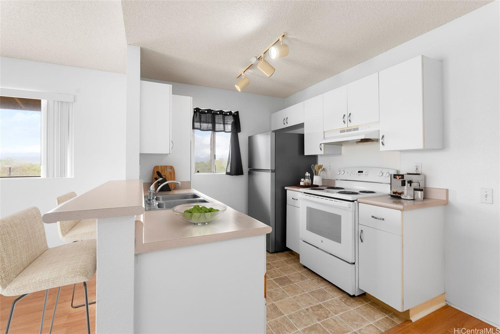 Ewa by Gentry Comm. Assn. townhouse # 4G, Ewa Beach, Hawaii - photo 6 of 22