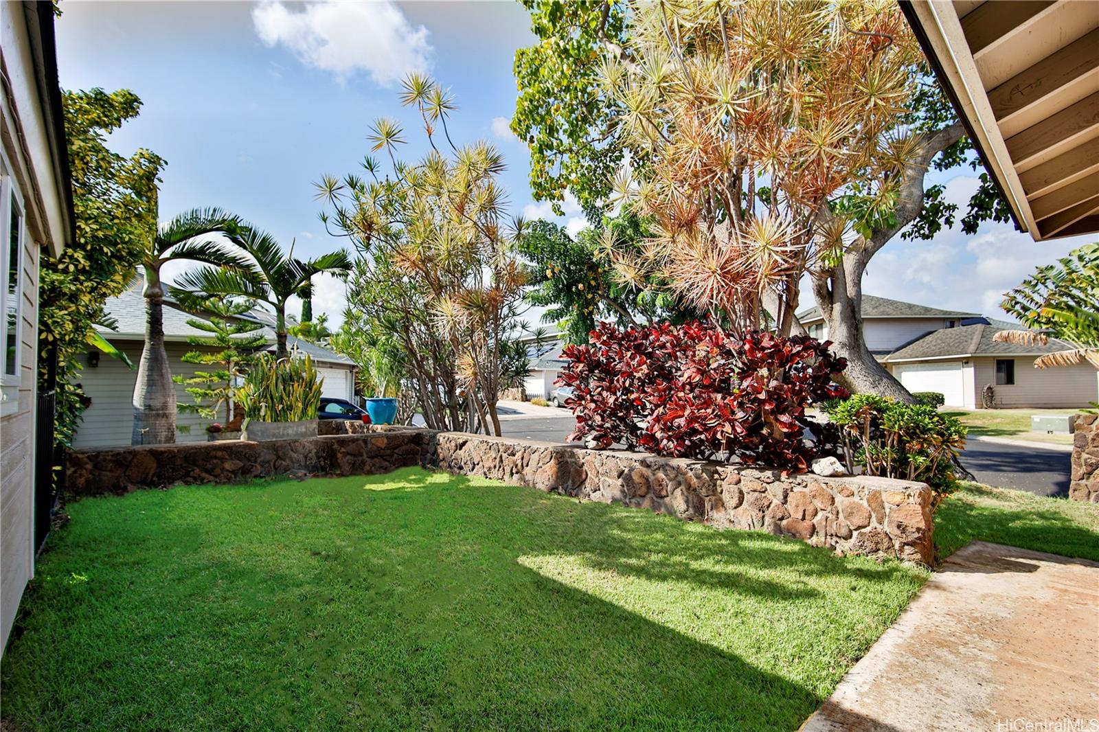 91-1044  Panapanapuhi Street Westloch Estates, Ewaplain home - photo 2 of 13