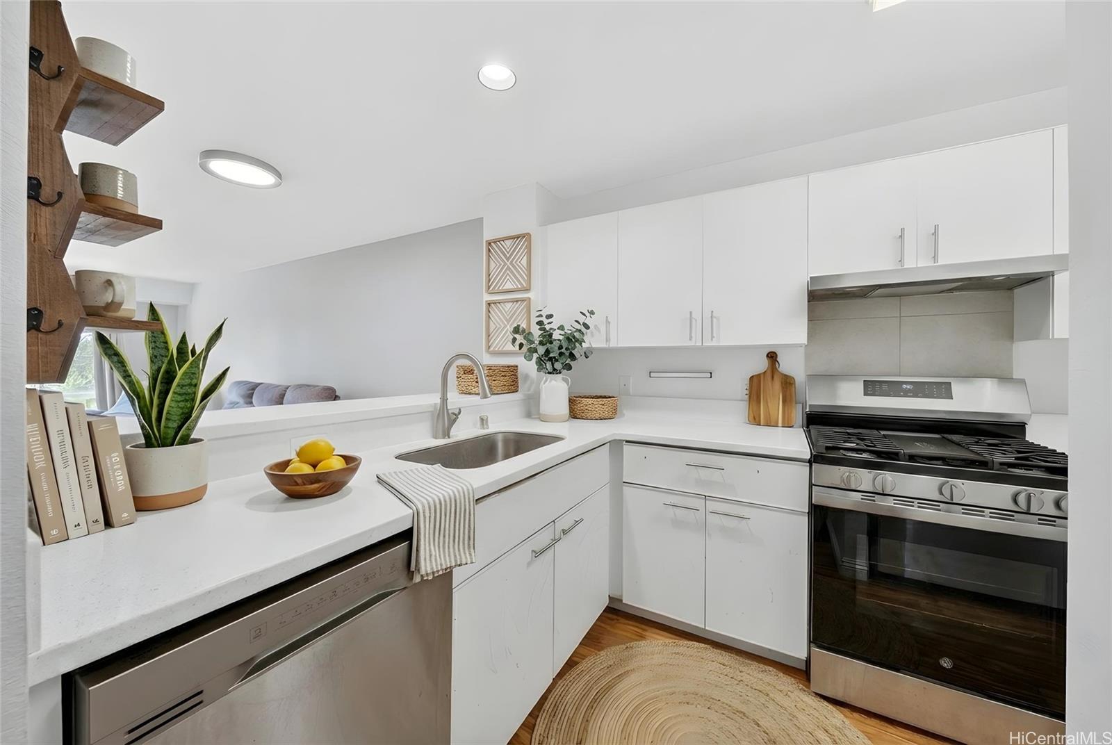 Kekuilani Villas condo # 1207-M, Kapolei, Hawaii - photo 3 of 13