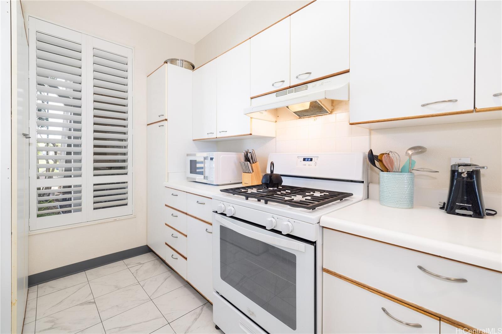 Villages of Kapolei townhouse # 302, Kapolei, Hawaii - photo 4 of 25