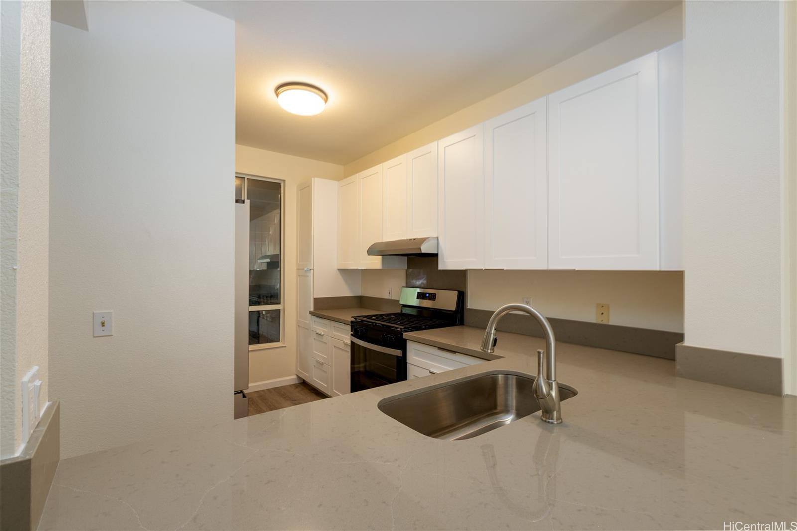 Villages of Kapolei townhouse # 502, Kapolei, Hawaii - photo 5 of 17