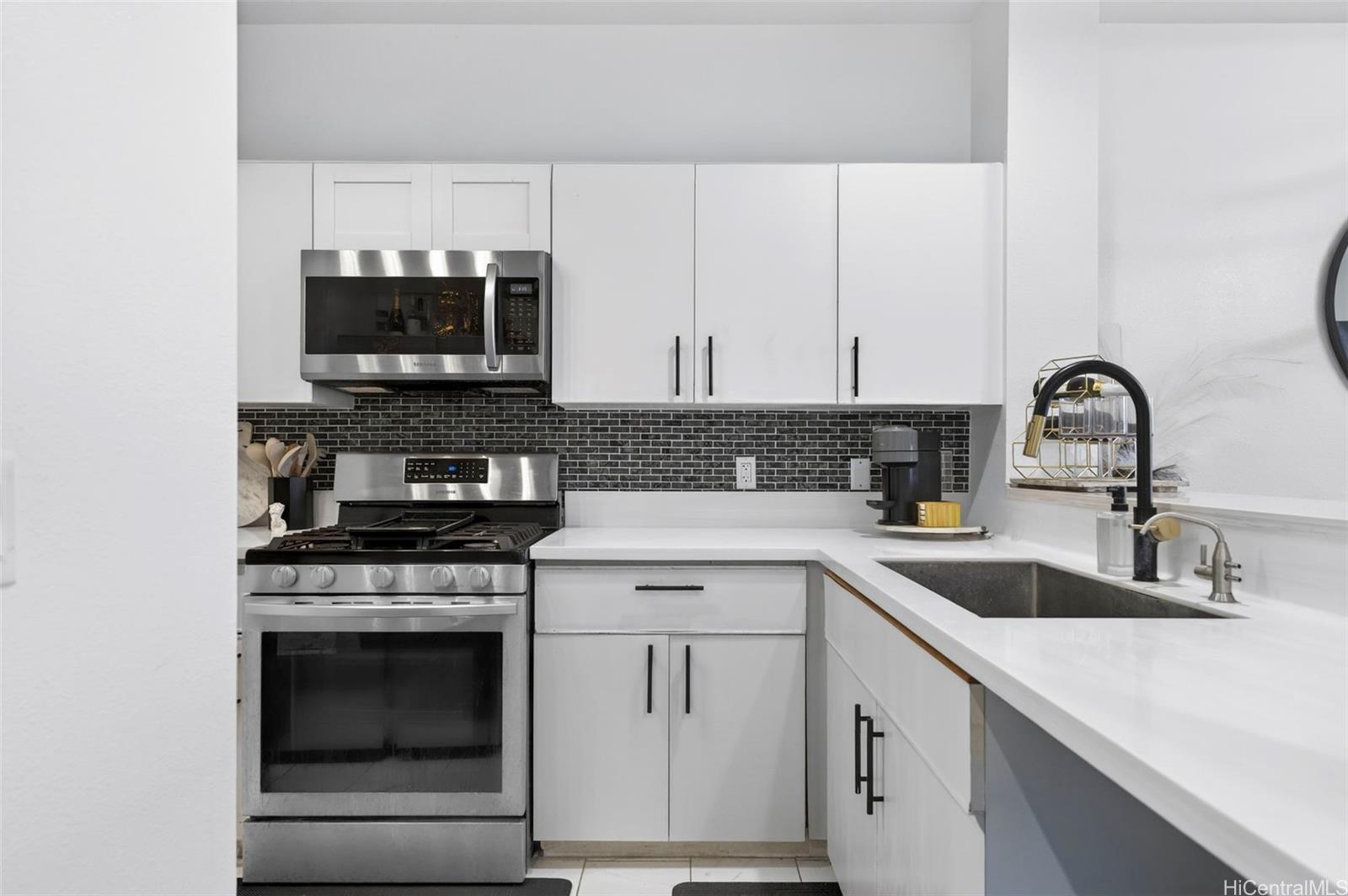 91-1058 Kekuilani Loop townhouse # 902, Kapolei, Hawaii - photo 7 of 25