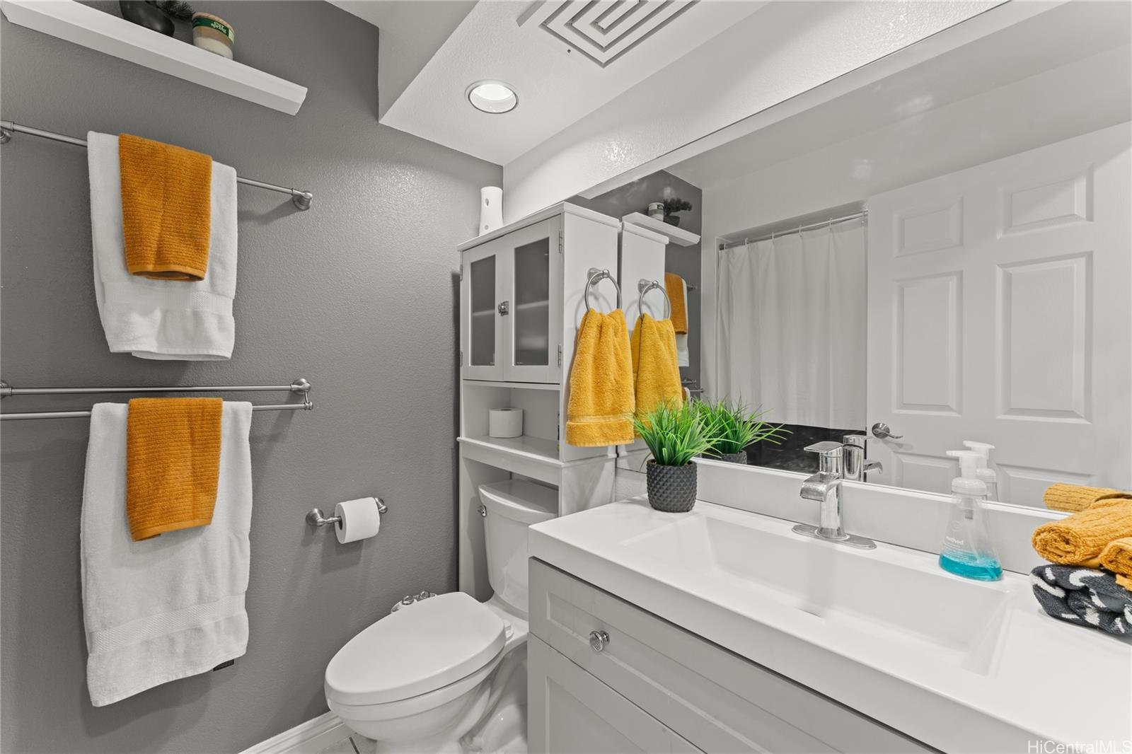 Kekuilani Villas condo # 907, Kapolei, Hawaii - photo 17 of 24