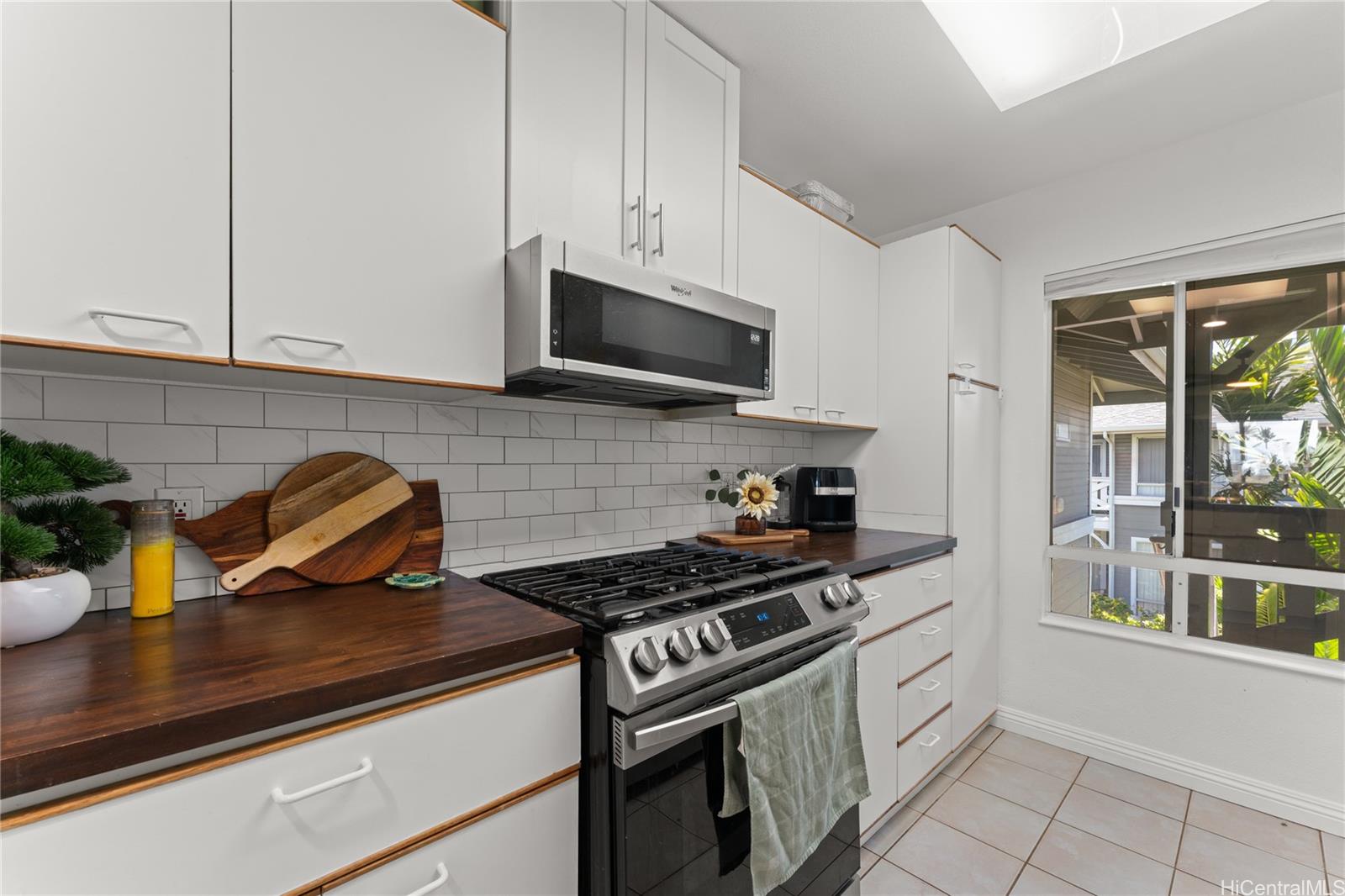 Kekuilani Villas condo # 907, Kapolei, Hawaii - photo 5 of 24