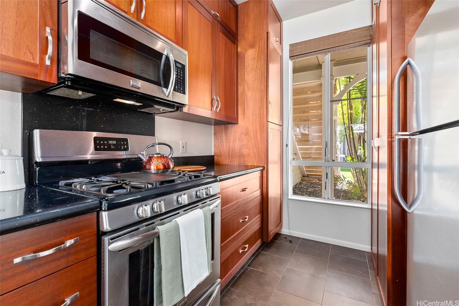 Villages of Kapolei townhouse # 1103, Kapolei, Hawaii - photo 6 of 25