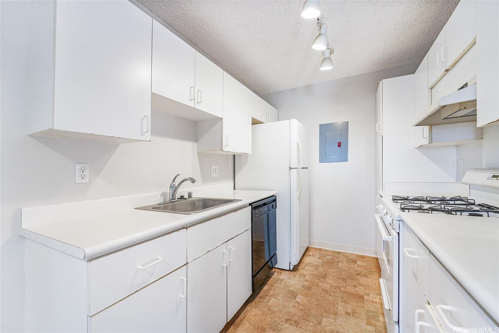 91-1062 Mikohu Street townhouse # 4A, Ewa Beach, Hawaii - photo 5 of 25