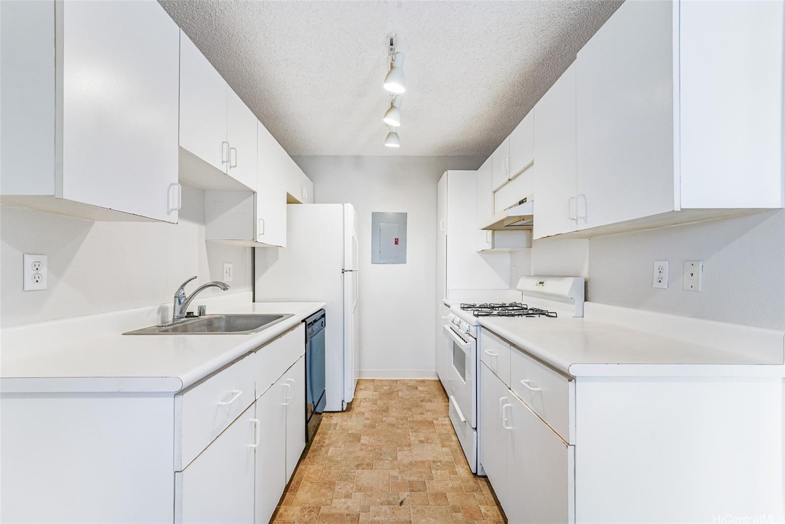 91-1062 Mikohu Street townhouse # 4A, Ewa Beach, Hawaii - photo 6 of 25