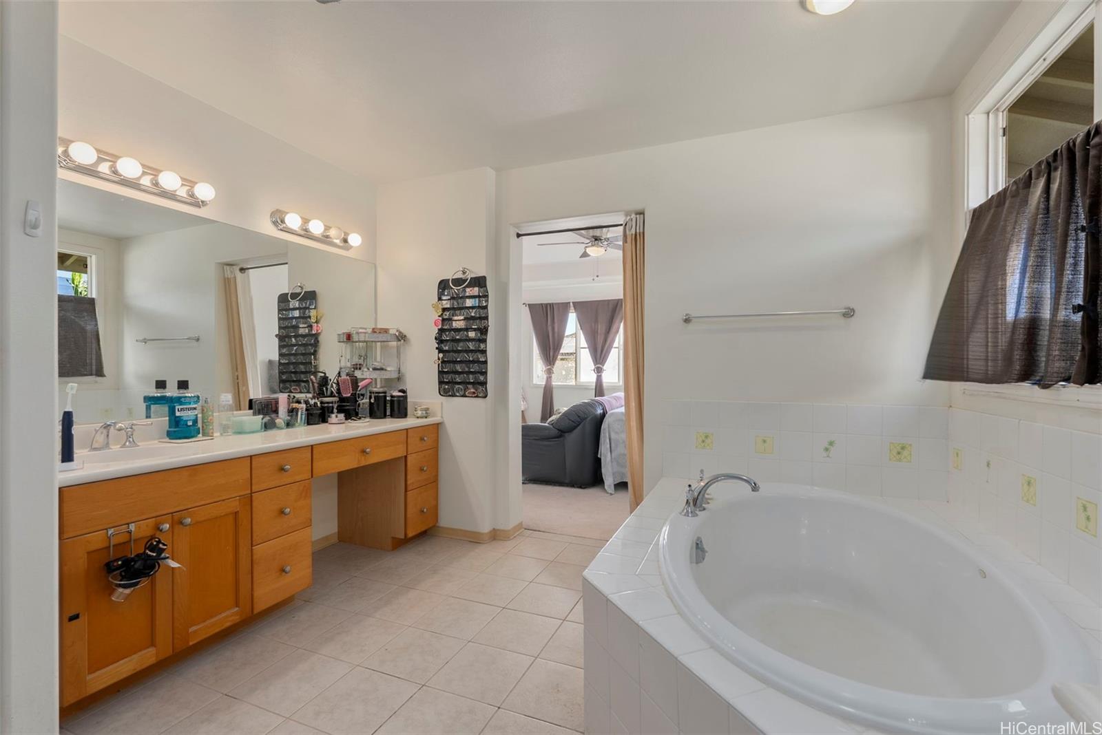 91-1069  Makaike Street Ewa Gen Woodbridge, Ewaplain home - photo 13 of 25