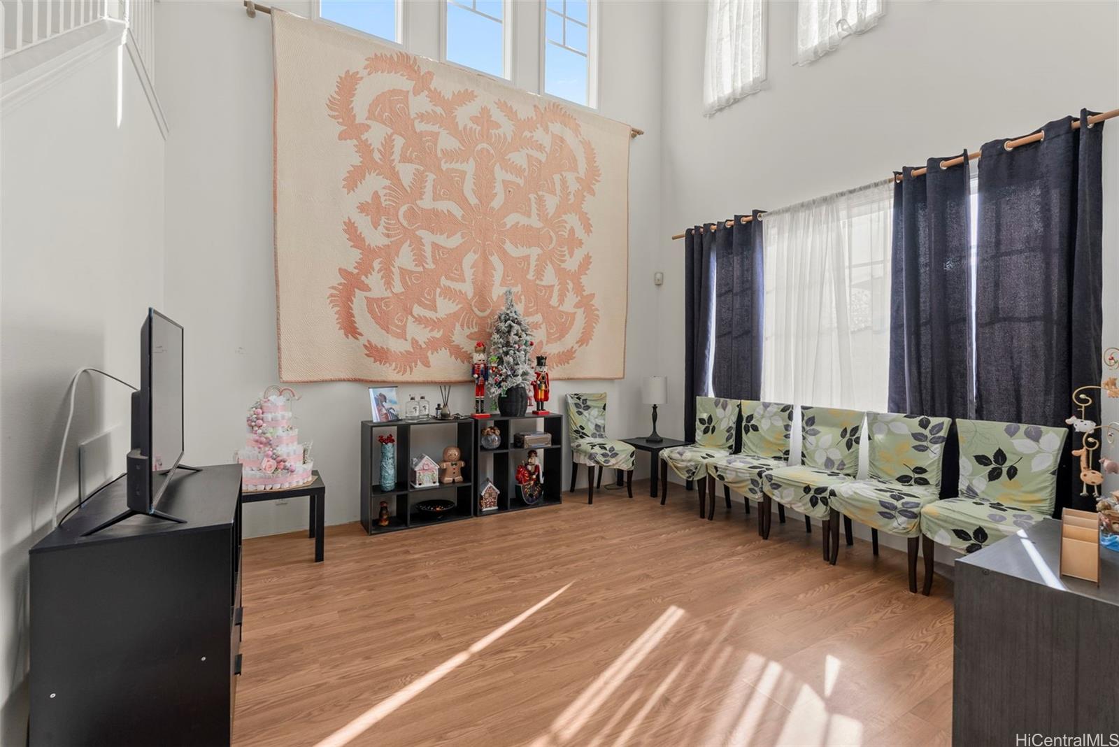 91-1069  Makaike Street Ewa Gen Woodbridge, Ewaplain home - photo 4 of 25