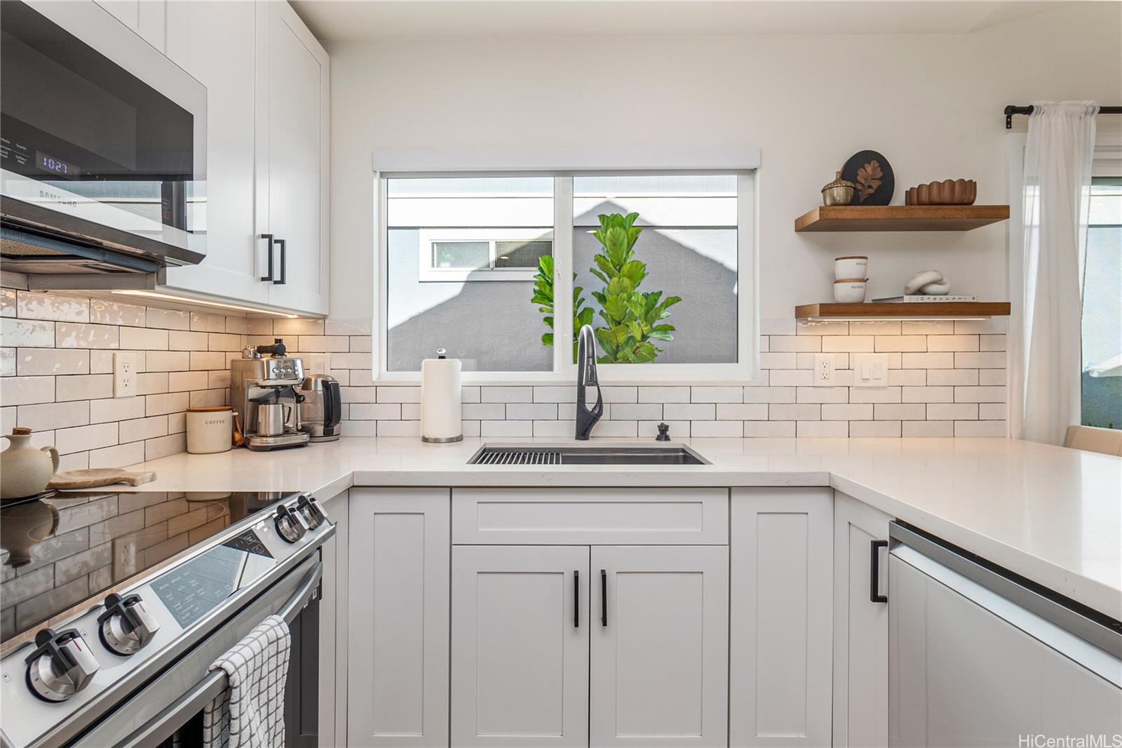 91-1072  Leleoi Street Ewa Gen Alii Cove, Ewaplain home - photo 6 of 21