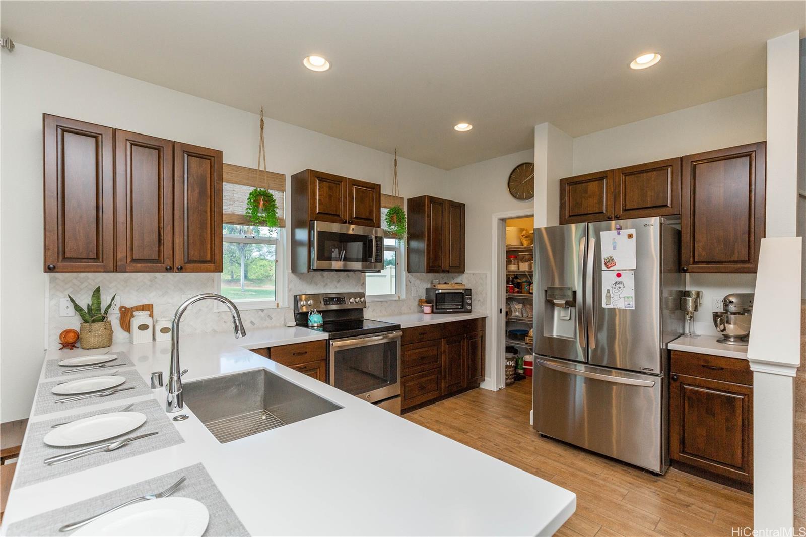 91-1077  Hokua Street Ewa Gen Coral Ridge, Ewaplain home - photo 5 of 25