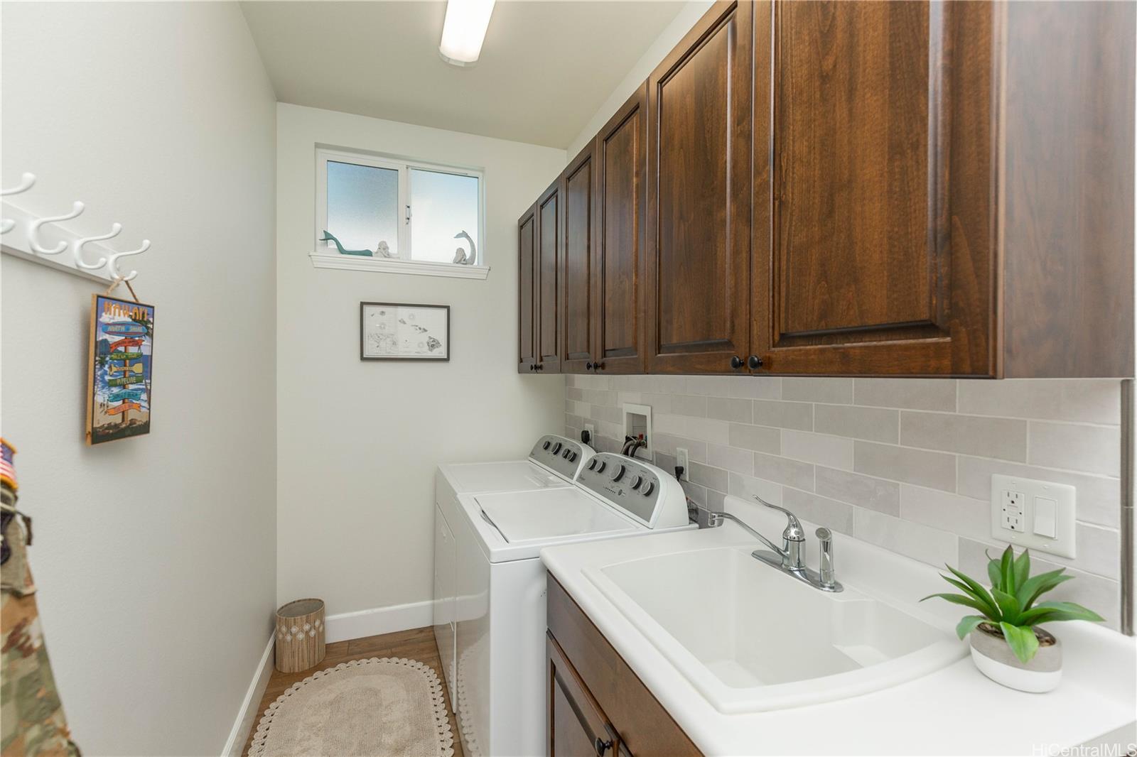 91-1077  Hokua Street Ewa Gen Coral Ridge, Ewaplain home - photo 8 of 25