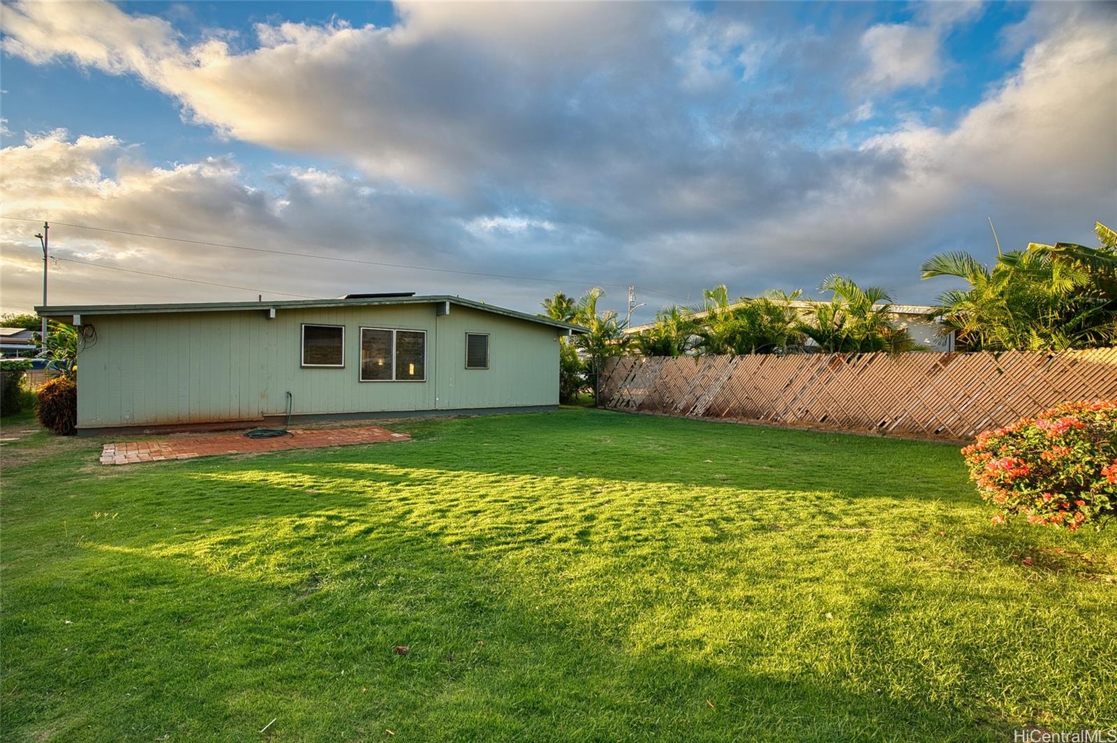 91-1085  Hanaloa Street Ewa Beach, Ewaplain home - photo 16 of 25