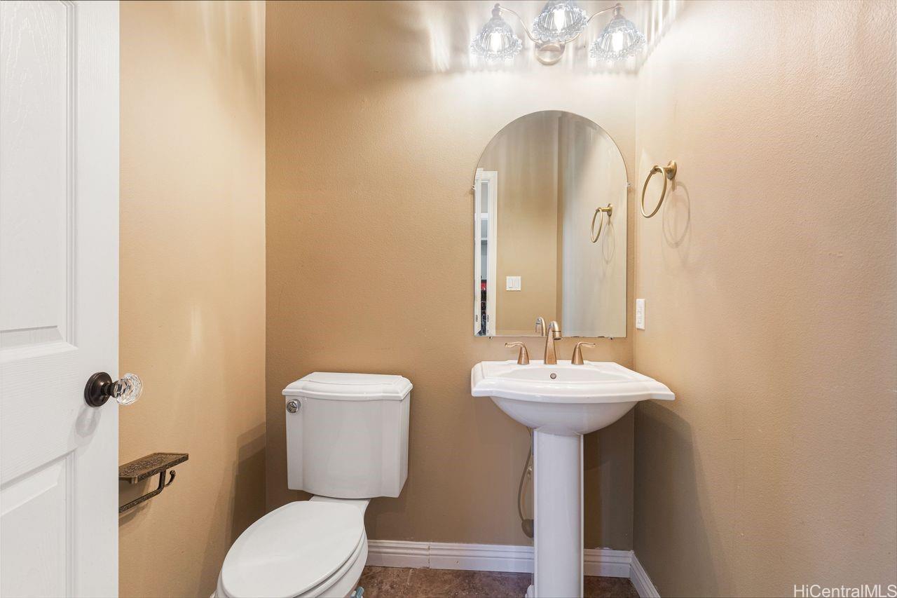 91-1085  Kai Weke Street Ocean Pointe, Ewaplain home - photo 17 of 25