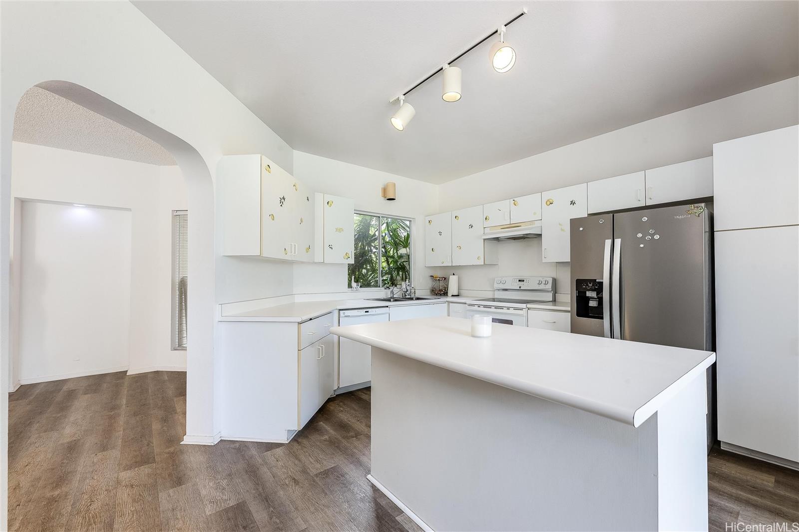 Ewa By Gentry townhouse # 18E, Ewa Beach, Hawaii - photo 2 of 15