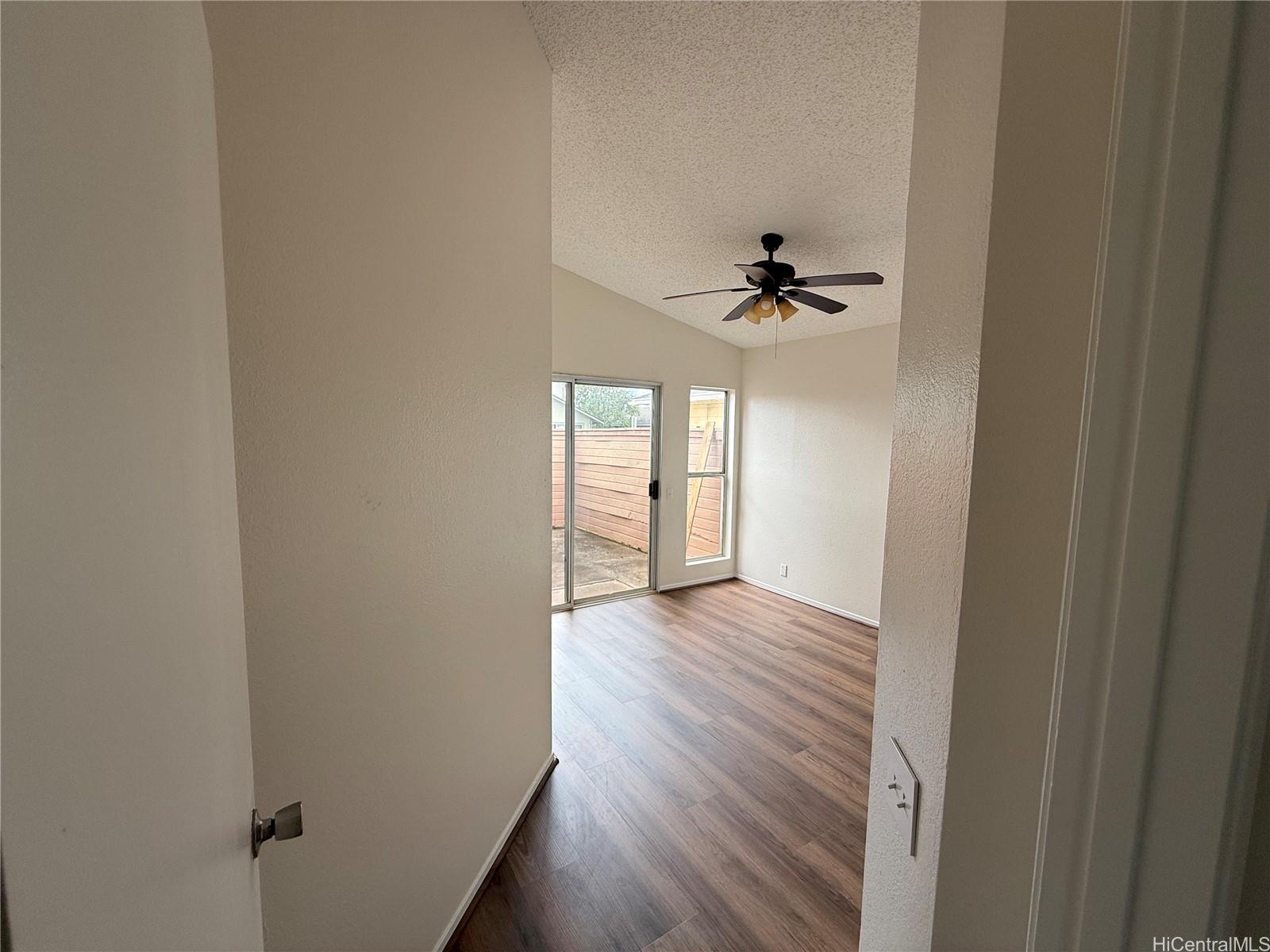 91-1092 Pohahawai St Ewa Beach - Rental - photo 4 of 11