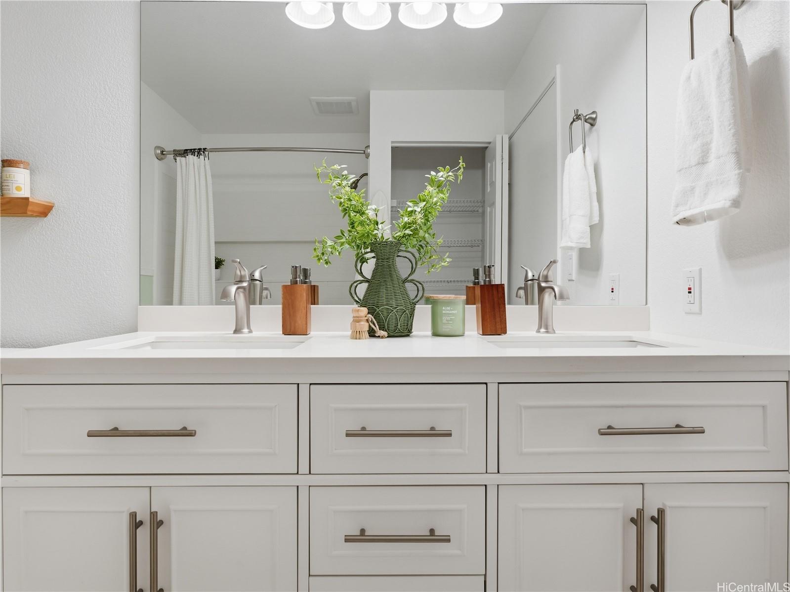 Villages of Kapolei townhouse # 4E, Kapolei, Hawaii - photo 17 of 23