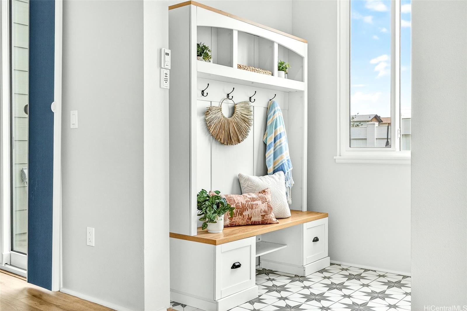 91-1101  Franklin D Roosevelt Ave ,  home - photo 14 of 25