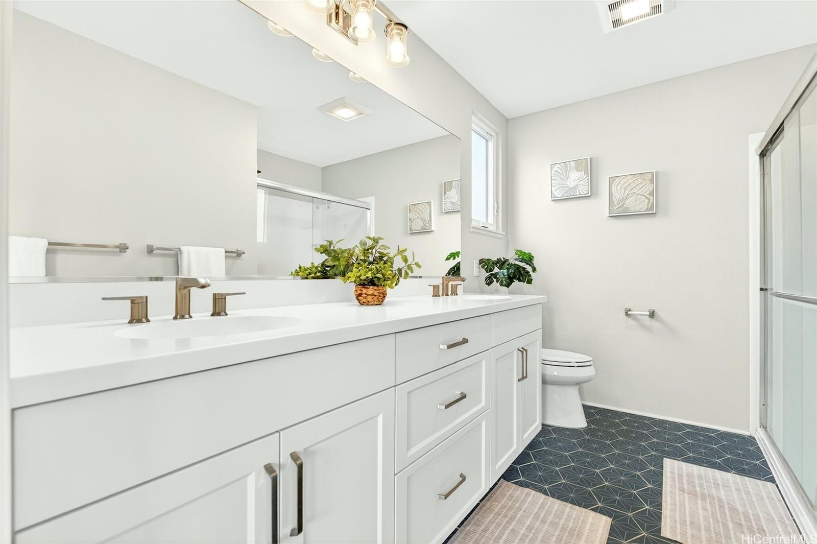 91-1101  Franklin D Roosevelt Ave ,  home - photo 18 of 25