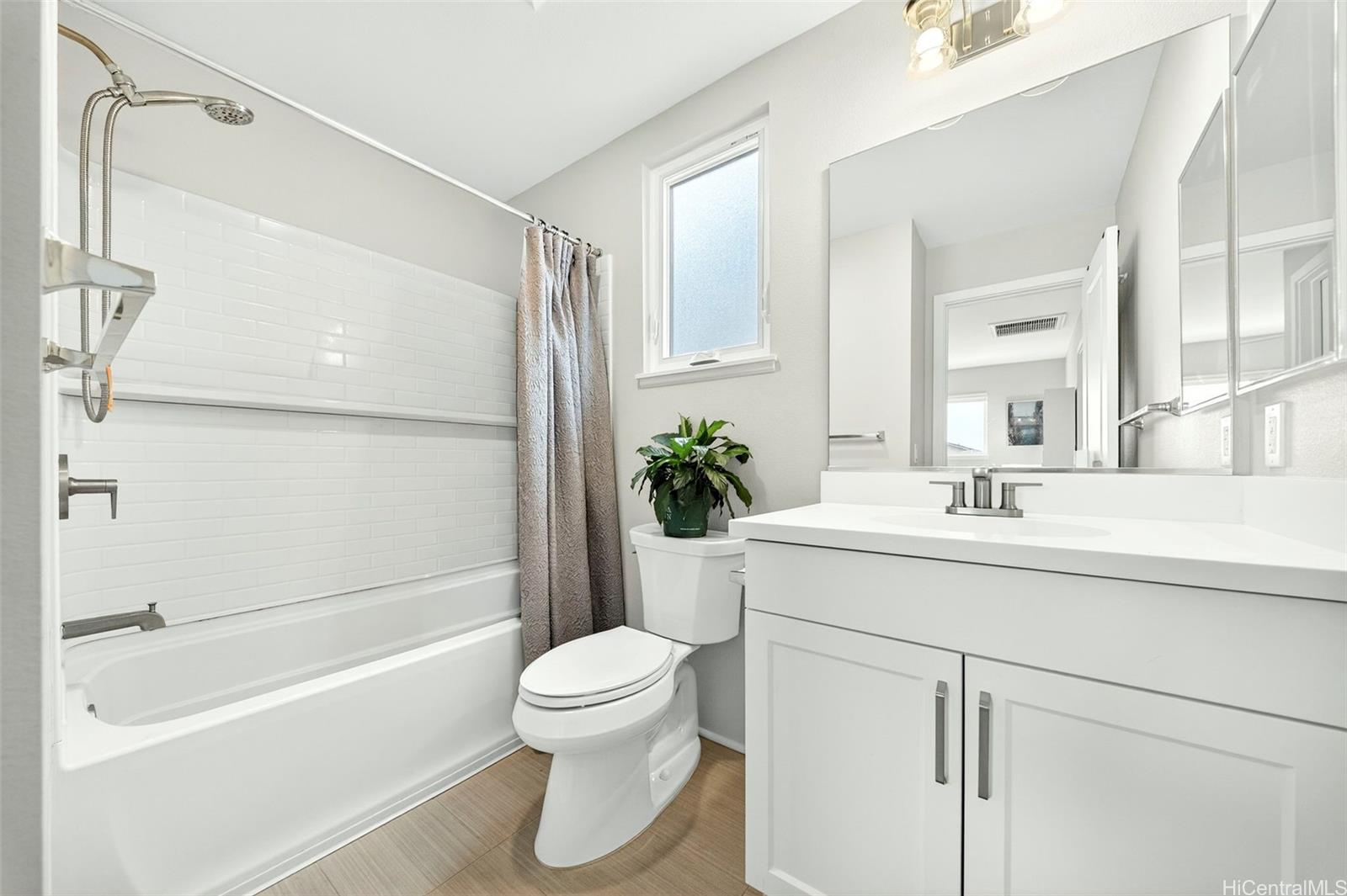 91-1101  Franklin D Roosevelt Ave ,  home - photo 22 of 25