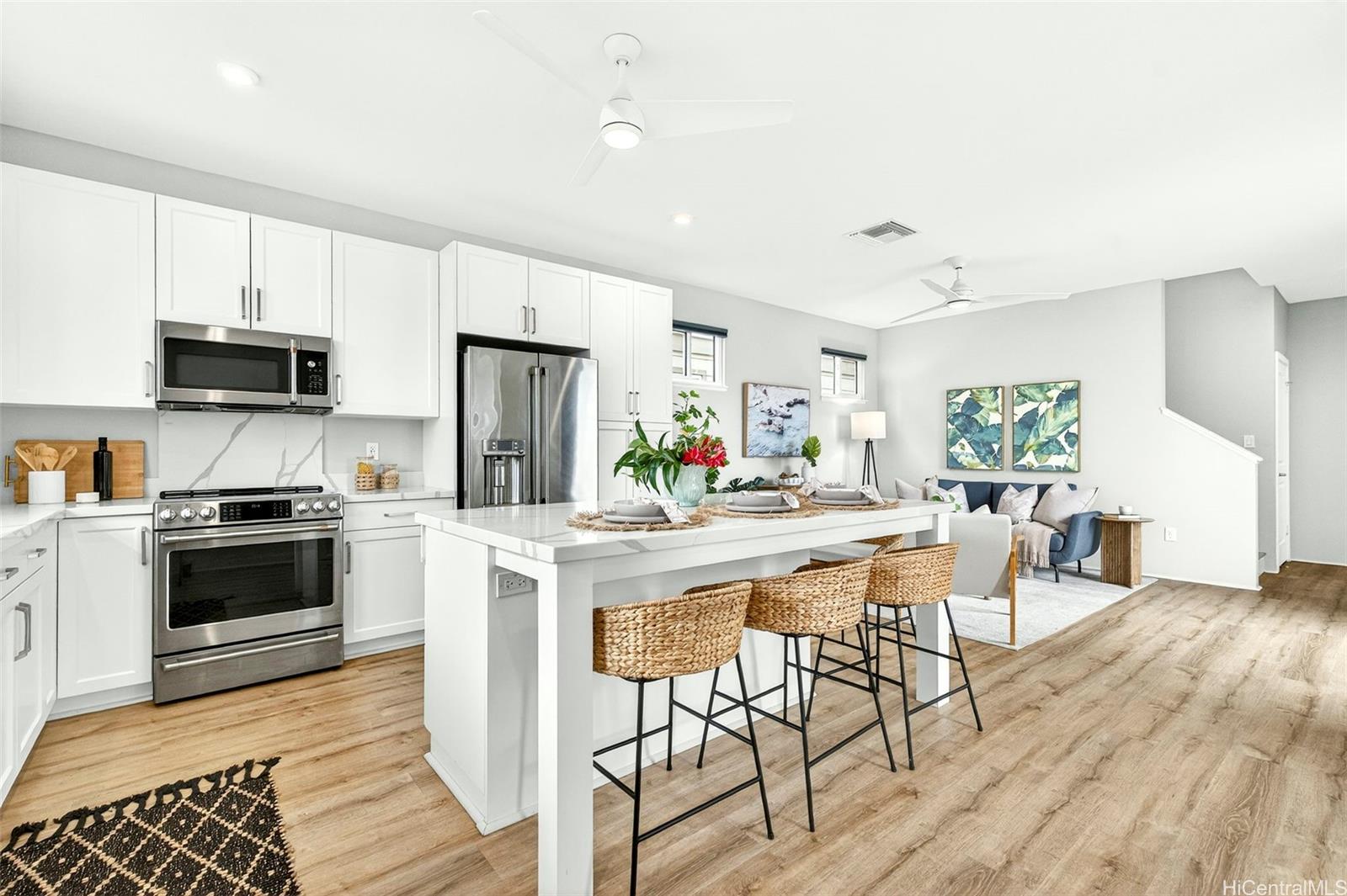 91-1101  Franklin D Roosevelt Ave ,  home - photo 4 of 25