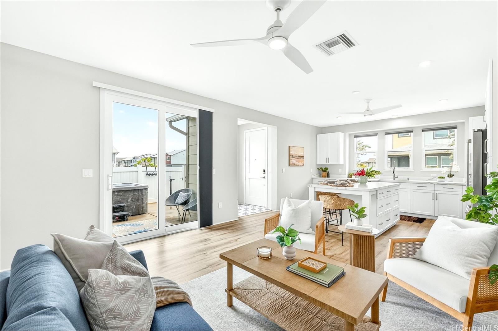 91-1101  Franklin D Roosevelt Ave ,  home - photo 10 of 25