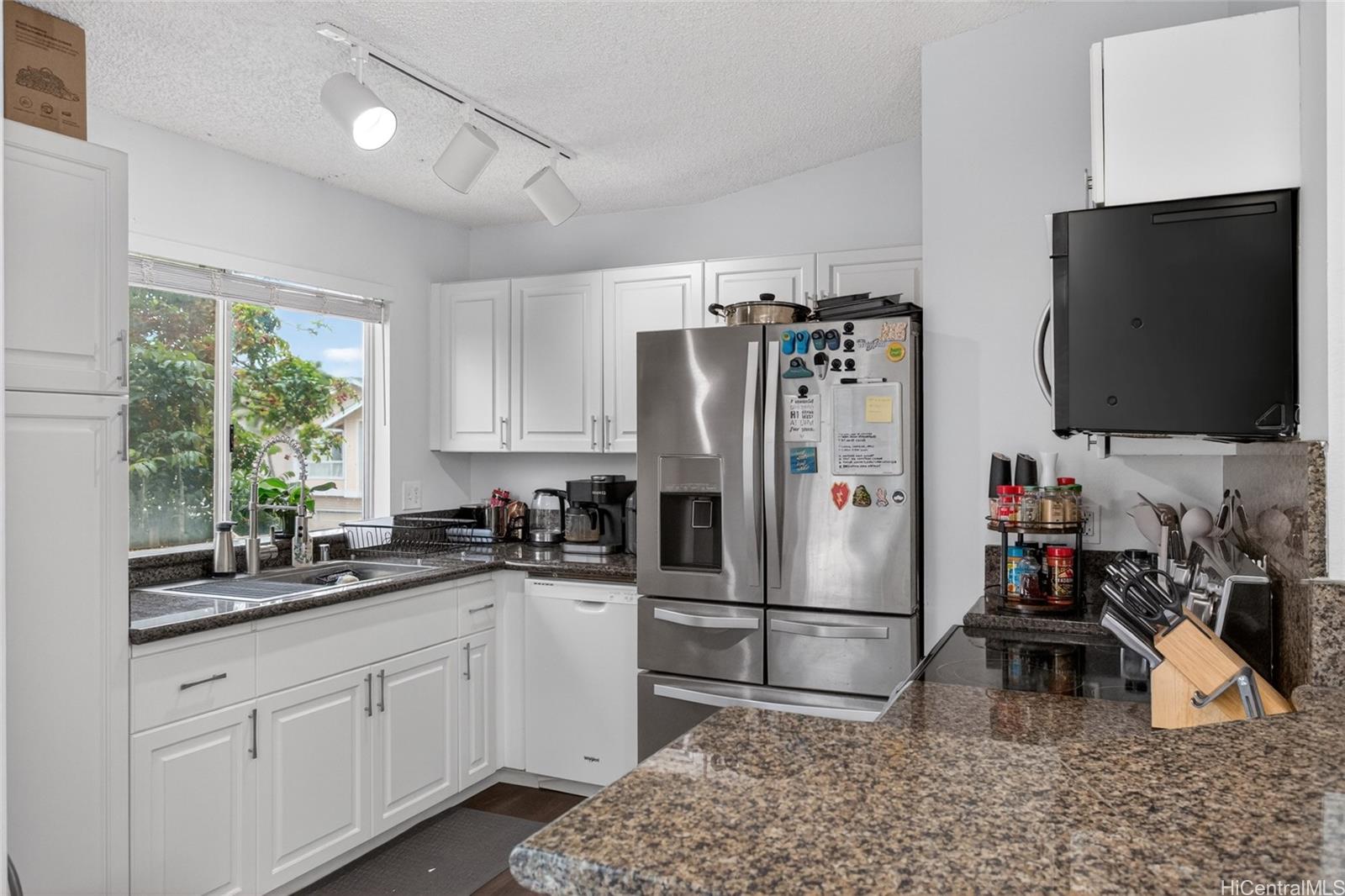 Ewa by Gentry townhouse # 10B, Ewa Beach, Hawaii - photo 5 of 15