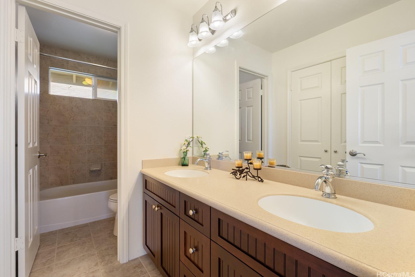 91-1124  Kai Weke Street Ocean Pointe, Ewaplain home - photo 18 of 25