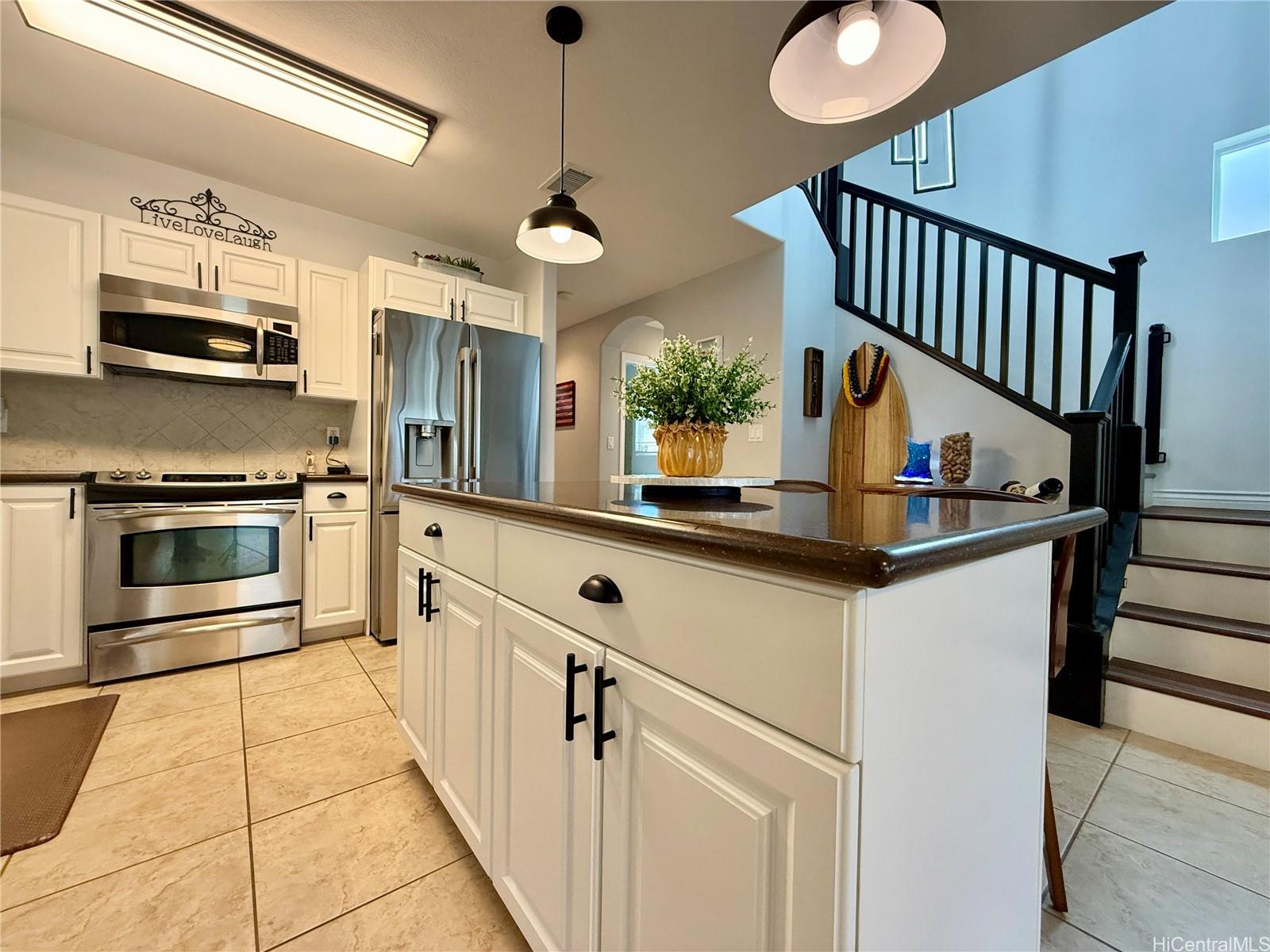 91-1136  Kai Kukuma Street Ocean Pointe, Ewaplain home - photo 6 of 25