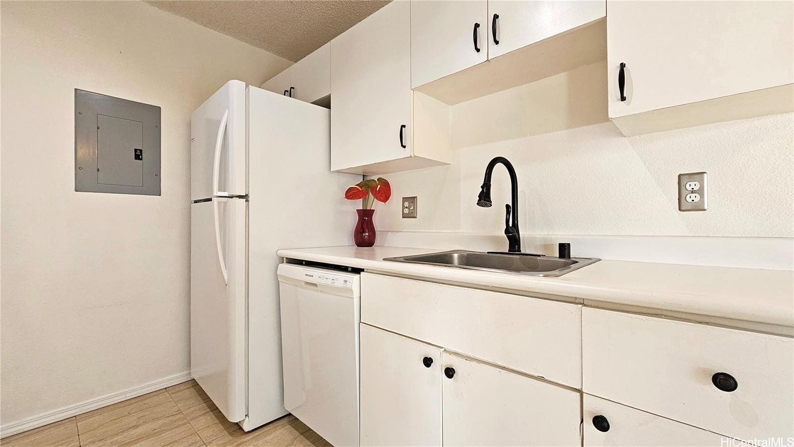 Palm Villas 2 condo # 35U, Ewa Beach, Hawaii - photo 6 of 25