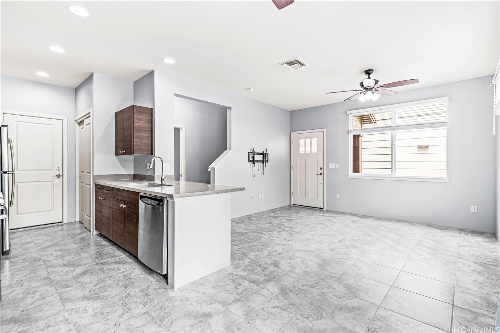 91-1160  Kamakana Street Ewa Gen-seabridge, Ewaplain home - photo 4 of 25