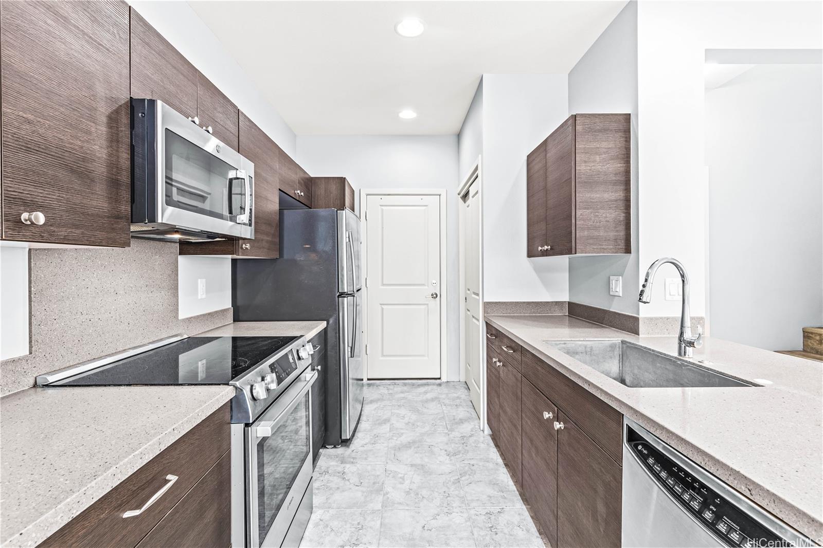 91-1160  Kamakana Street Ewa Gen-seabridge, Ewaplain home - photo 6 of 25